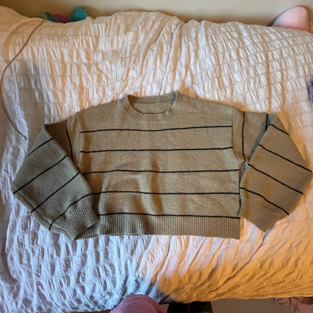 BRAND NEW SWEATER